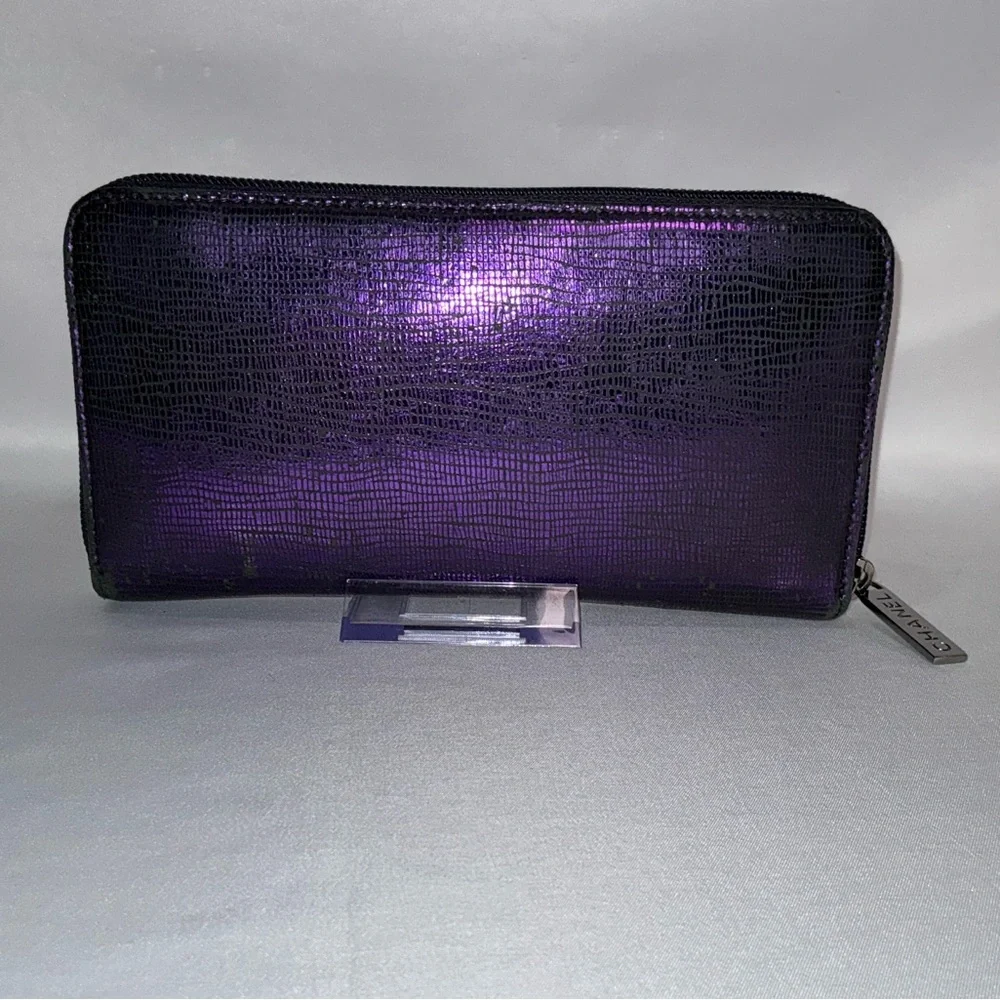 Authentic CHANEL Iridescent Purple Caviar Zip Lizard Embossed Yen Wallet